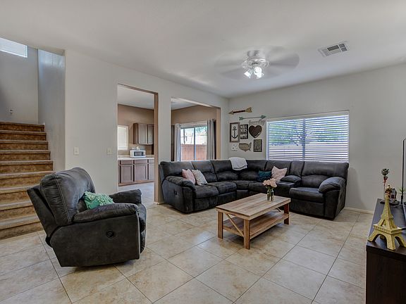 3rd image of 6055 Clovelly St