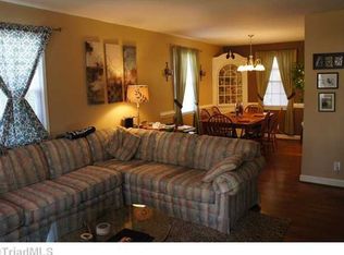 2505 Woodview Dr, Greensboro, NC 27408