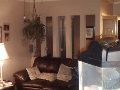 4th image of 2265 46th St