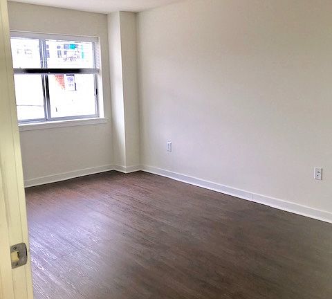 5th image of 1031 Spring St APT 3A