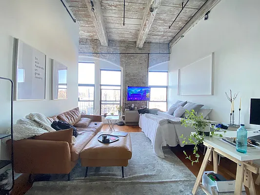 Rented by Dream Space Realty | media 9