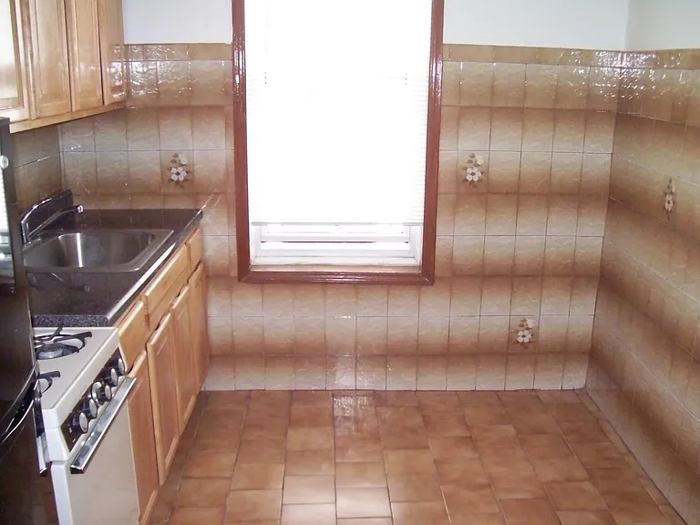905 41st St #1R — Photo 8