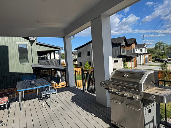 1st floor: Plenty of space to grill/eat