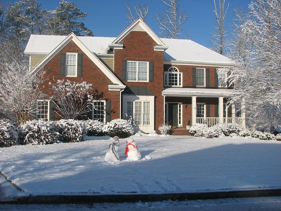 3025 Greens Creek Lane during snowstorm, Jan 2010