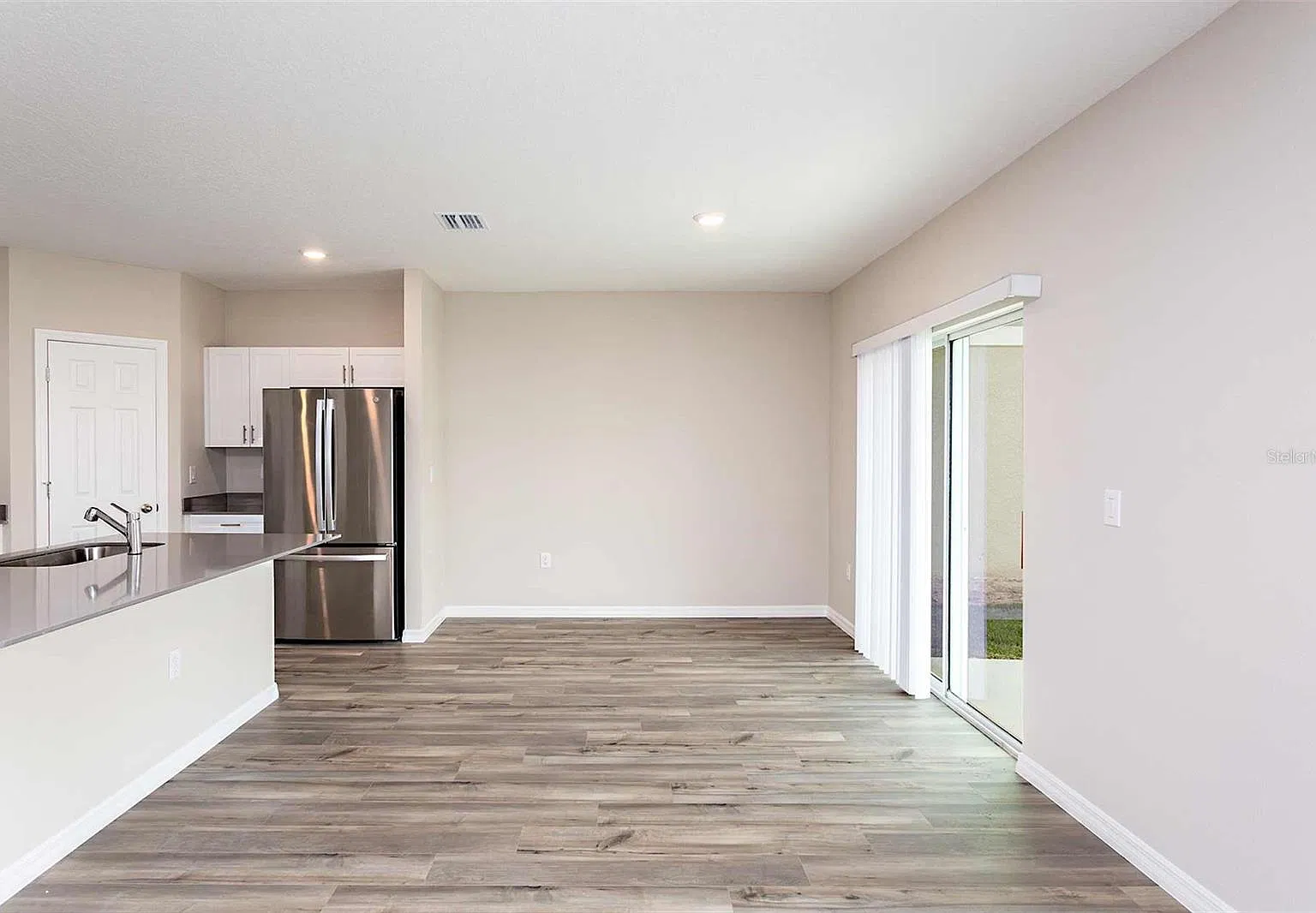 4 bed, 2.5 bath, 2057 sqft, $3,950 — Photo 1
