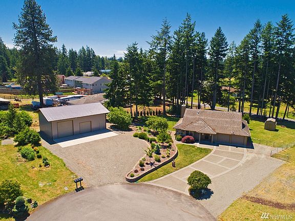 Great cul de sac location in neighborhood with only 7 homes.