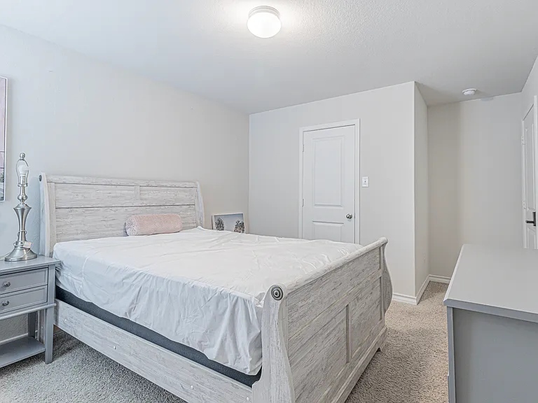 7019 Capella Cir — Photo 42
