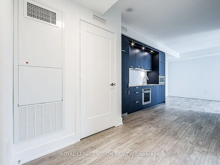 858 Dupont St #401 — Photo 6