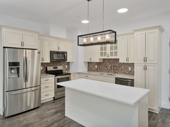 1070 River Rd APT 412