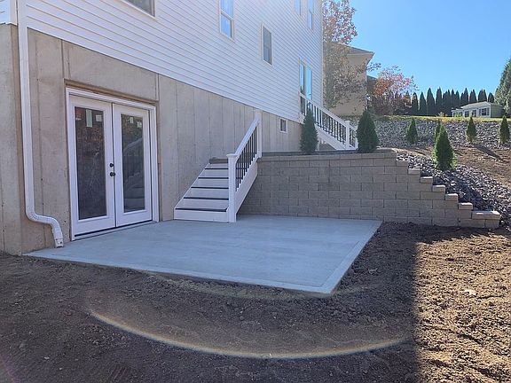 4th image of 105 W Acorn Hill Dr