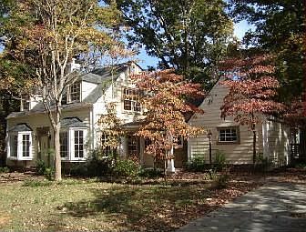 2nd image of 3308 Victoria St