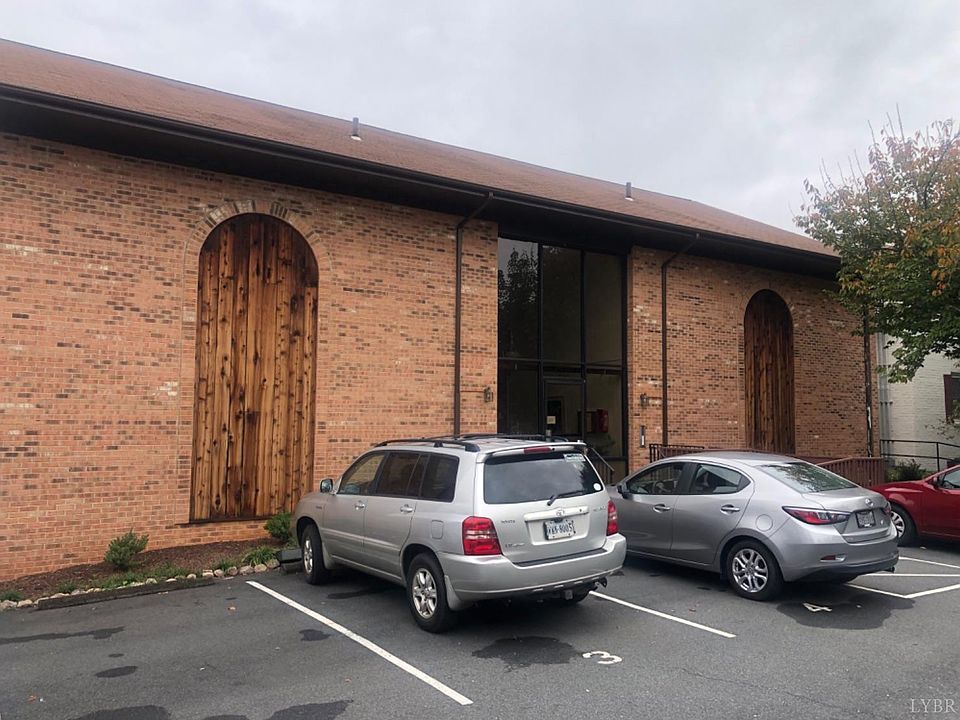 1st image of 2950 Rivermont Ave APT 2