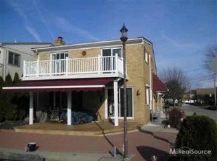 37705 Maplehill St, Harrison Township, MI 48045