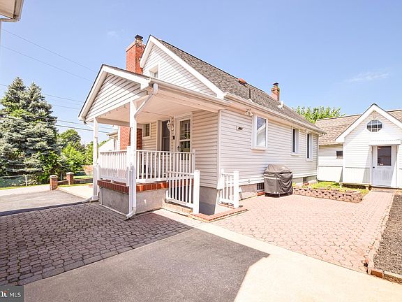 2nd image of 1224 Rustic Ave