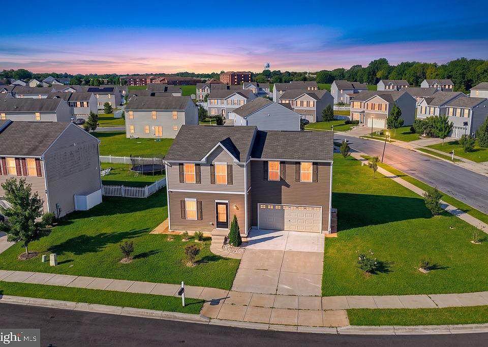 1st image of 610 Swallowtail Way
