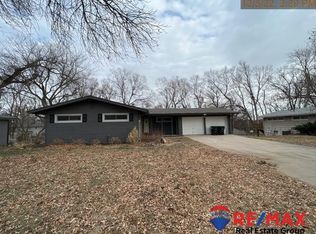 2815 S 102nd St, Omaha, NE 68124