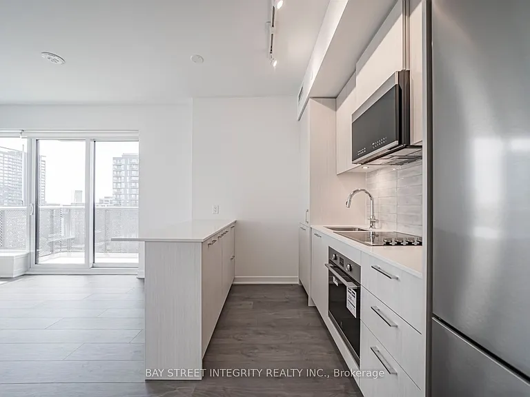 10 Oak St #903 — Photo 18