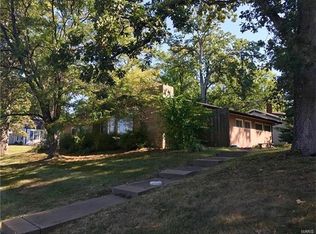 1160 S Berry Rd, Saint Louis, MO 63122