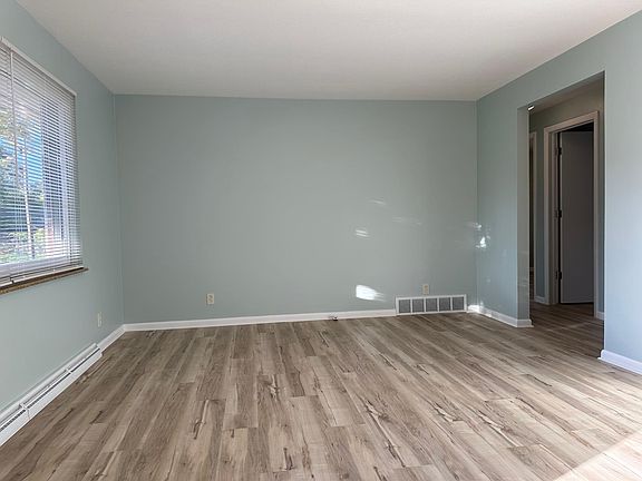 5th image of 712 Harmon Pl NE #712