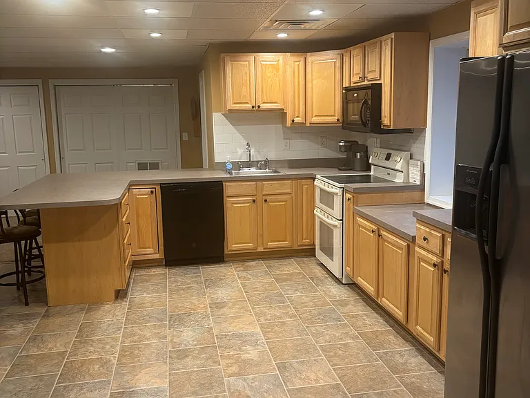 1515 Sharpes Ct — Photo 1