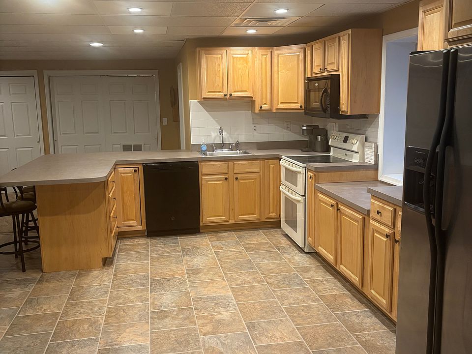 1st image of 1515 Sharpes Ct