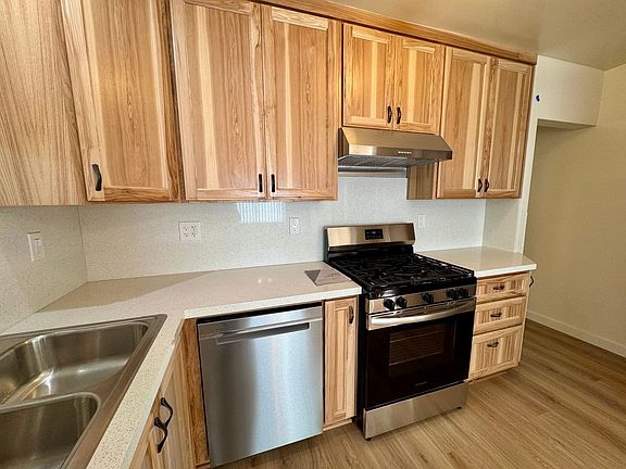 3rd image of 17909 W Woodruff Ave #1/2