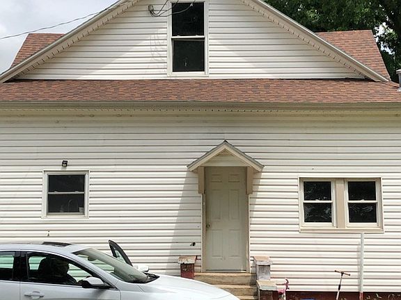 2nd image of 301 S East St