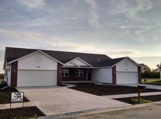 1326 Indian Trl, Kankakee, IL 60901