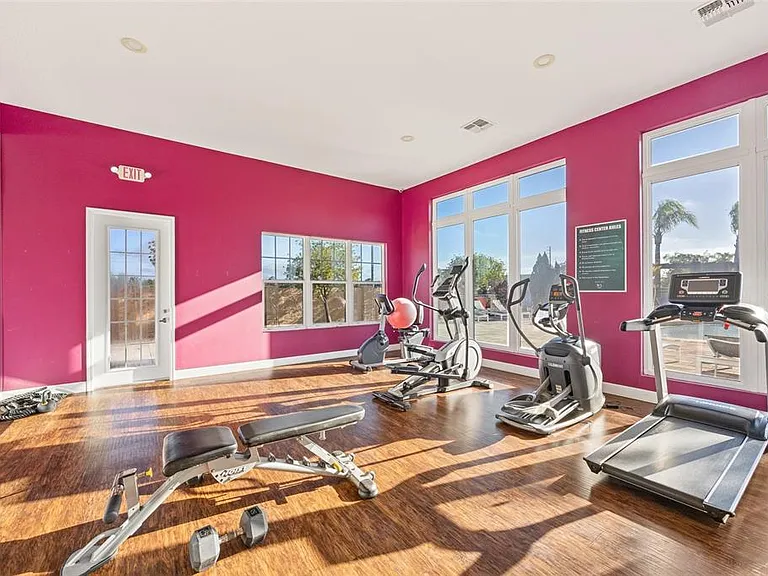 8945 Shine Dr — Photo 24