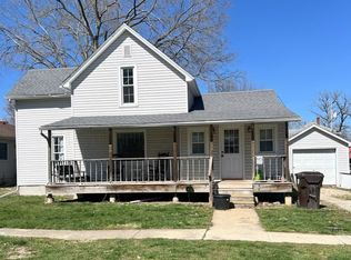 102 E Randolph St, Fisher, IL