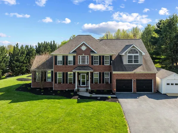 2231 W Greenleaf Dr, Frederick, MD 21702