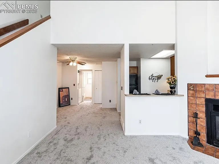 3924 Berkley Ct — Photo 3
