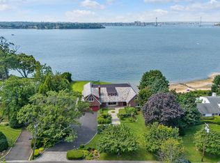 22 Martin Ct, Great Neck, NY 11024