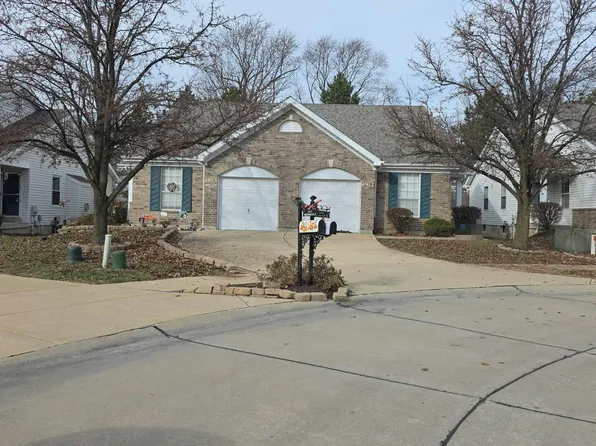 4917 Hurstborough Ct, Hazelwood, MO 63042