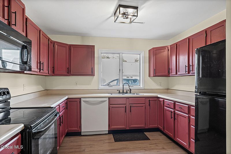 4th image of 49 Gilbert Street APT 2D