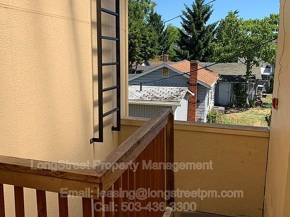 3rd image of 205 NW Kings Blvd APT 11