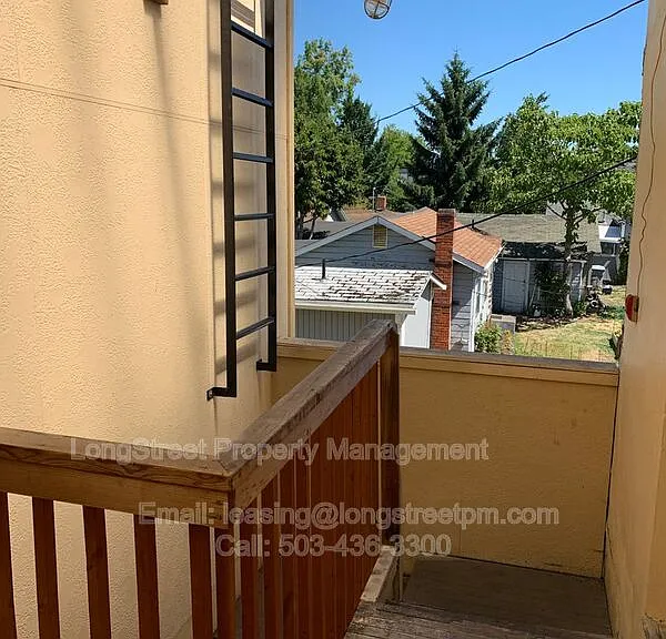 205 NW Kings Blvd #11 — Photo 3