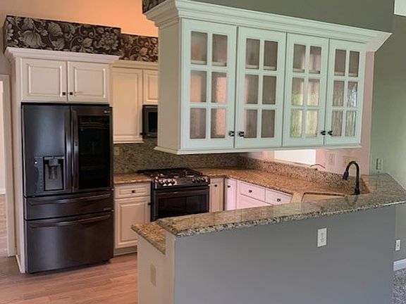 5th image of 31 Flowermound Dr