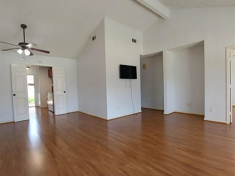 3807 Quiet Place Dr — Photo 32