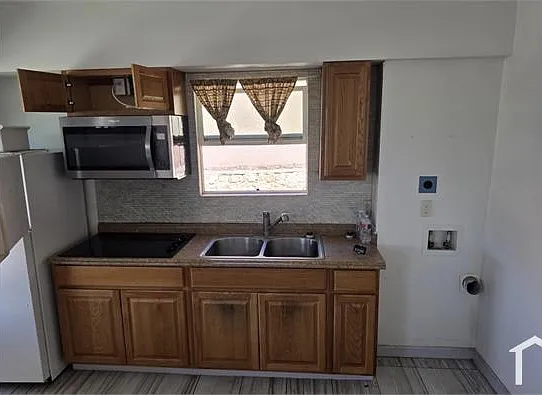 5725 E Yandell Dr — Photo 1