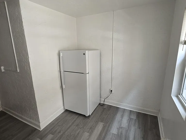 1412 W 110th St #203 — Photo 9