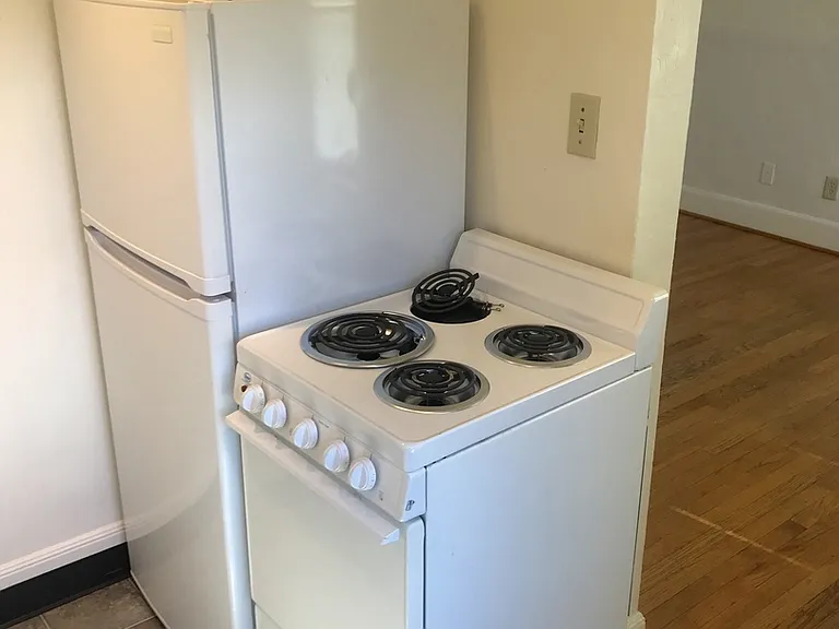 T0108 - Laurelview Apartments — Photo 20