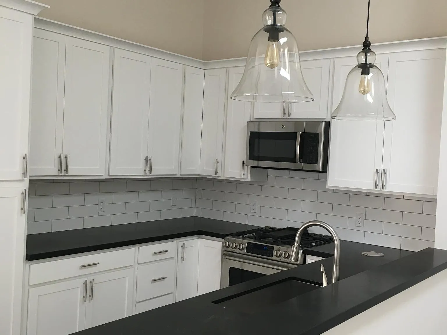 909 Laguna St — Photo 1