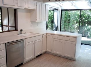 909 Mountain View Dr, Lafayette, CA 94549