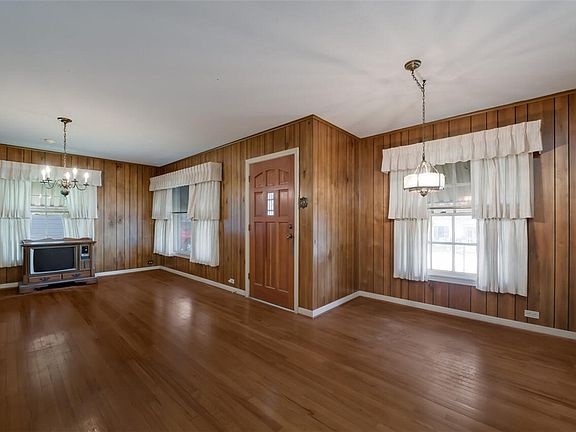 5th image of 3910 Fort Ave
