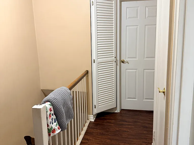 5653 Clearview Expy — Photo 11