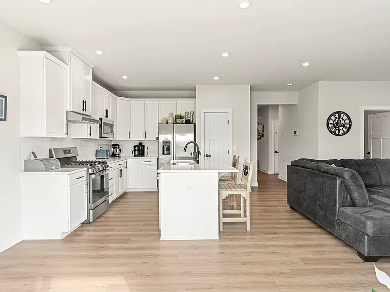 5095 Ives Ave — Photo 18