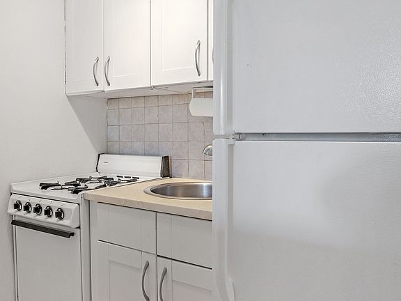 4th image of 515 E 88th St #3R
