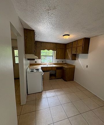 2nd image of 2558 N County Road 470 Unit A