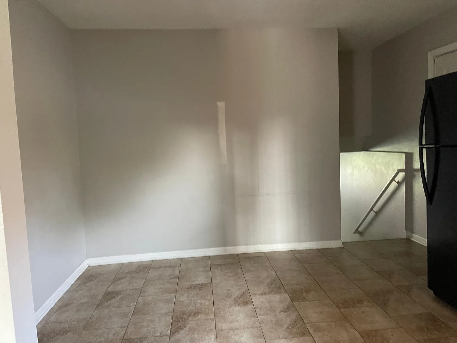 3 bed, 1100 sqft, $2,300 — Photo 4